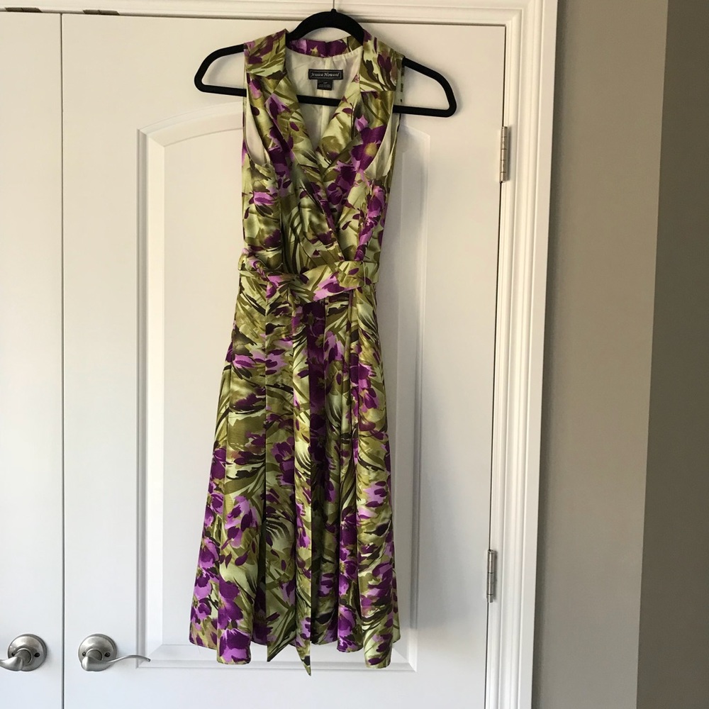 Stunning Jessica Howard dress